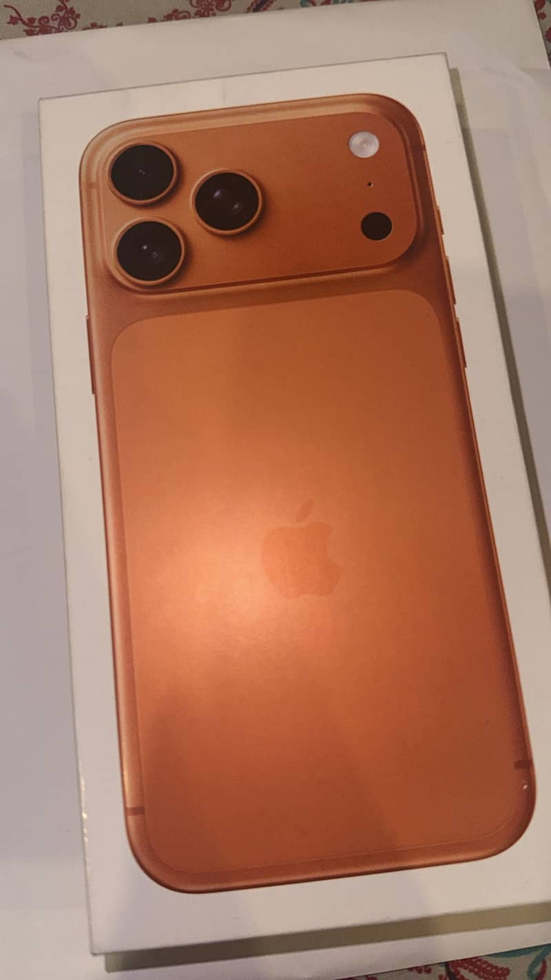Apple iPhone 17 Pro Max 4