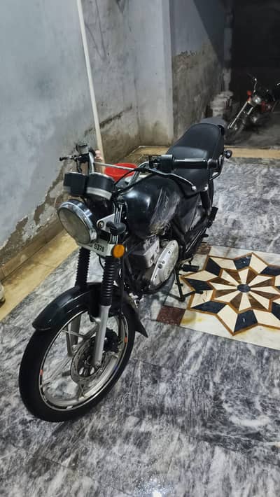 selling Suzuki Gs 150 SE 2022 Model