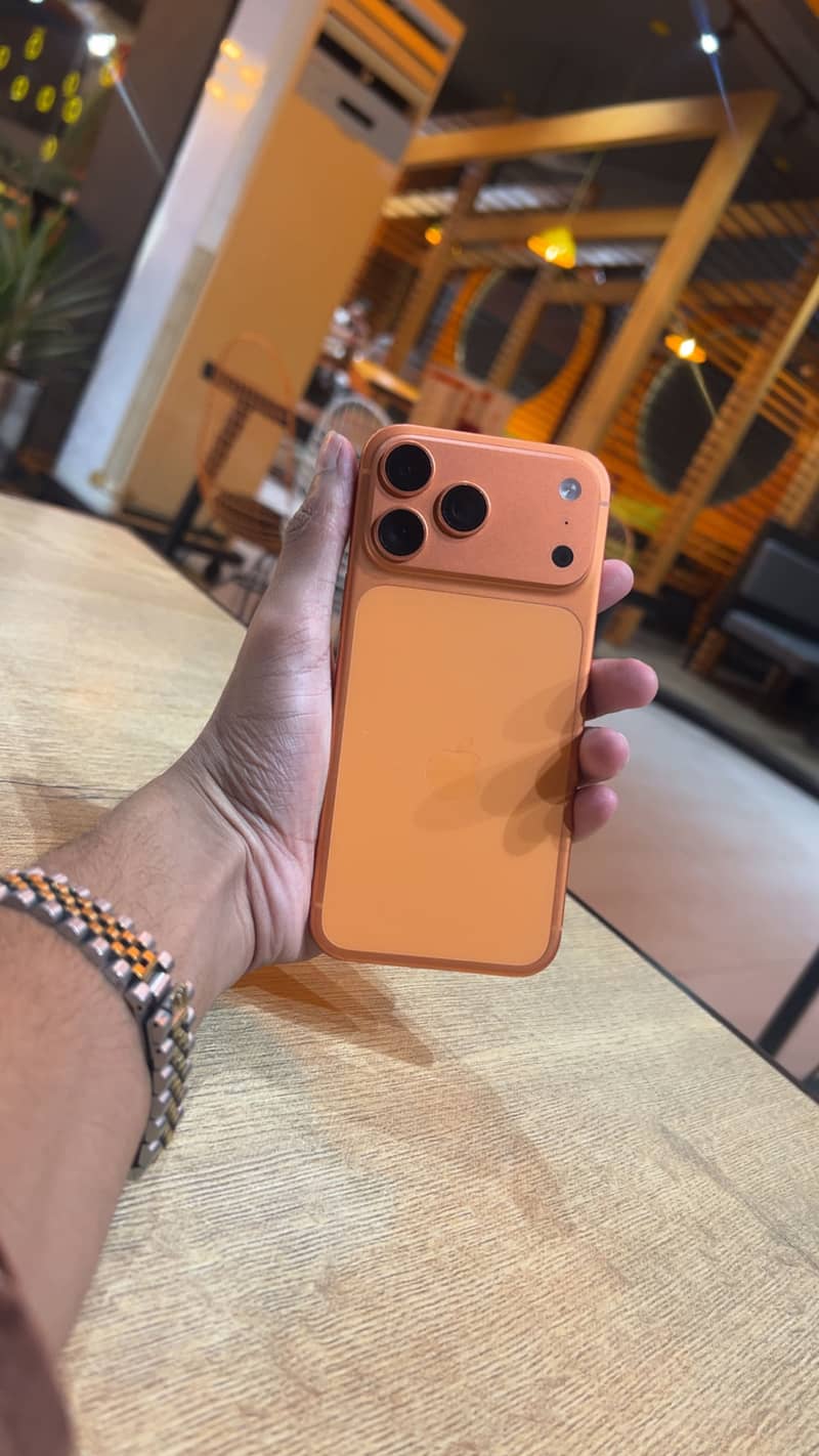 Apple iPhone 17 Pro Max 4