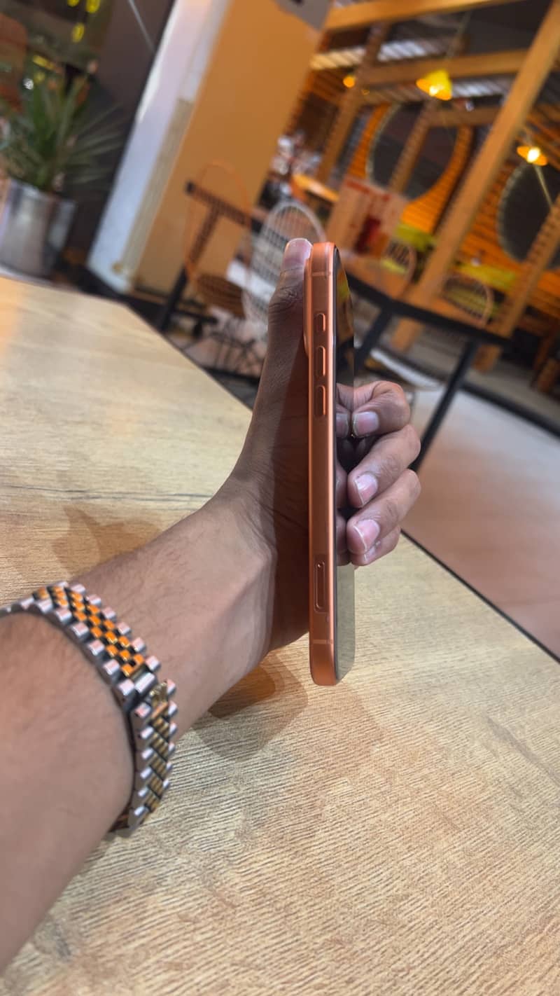 Apple iPhone 17 Pro Max 5
