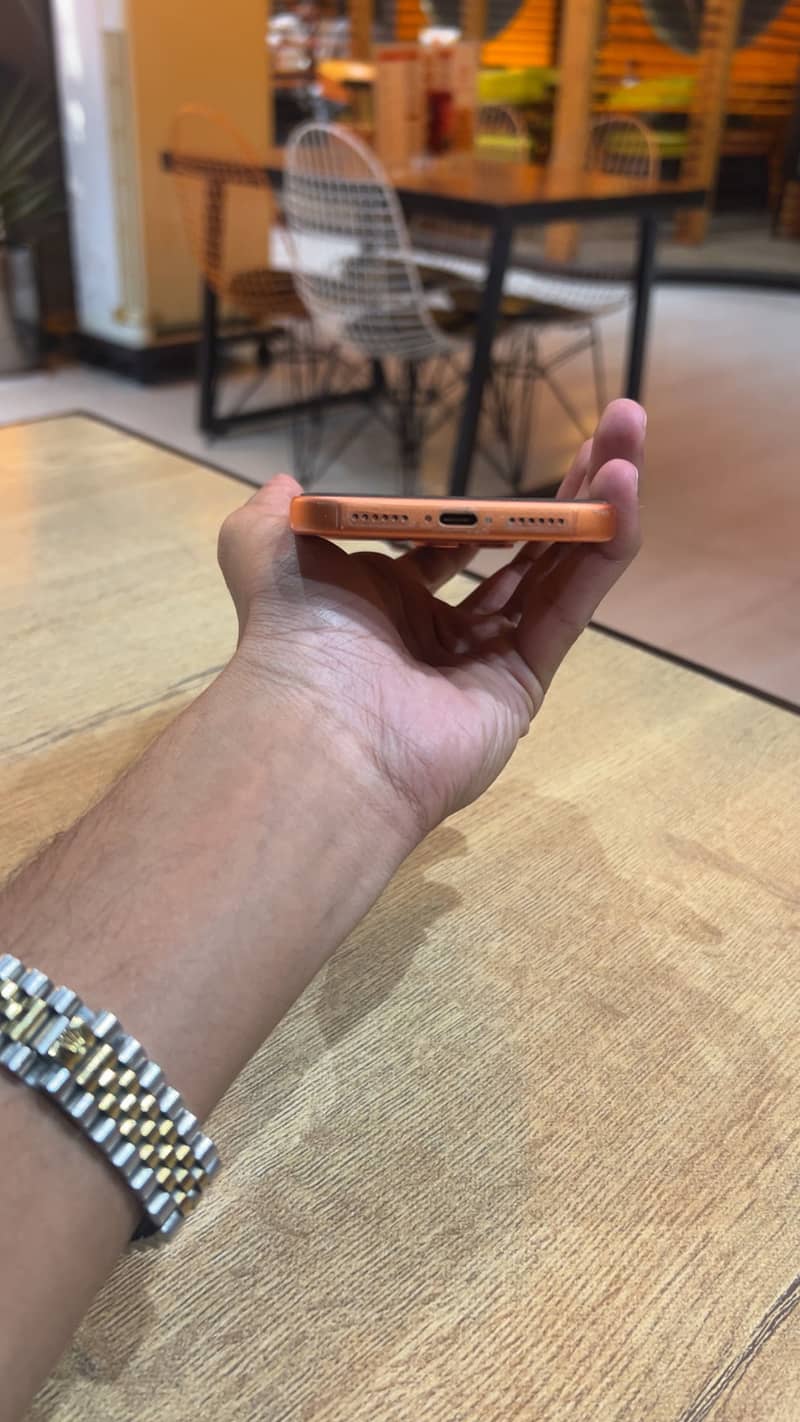 Apple iPhone 17 Pro Max 6