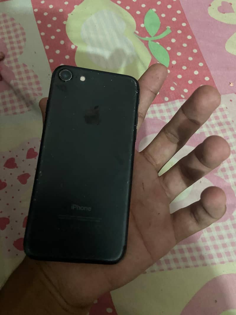 Apple iPhone 7 0