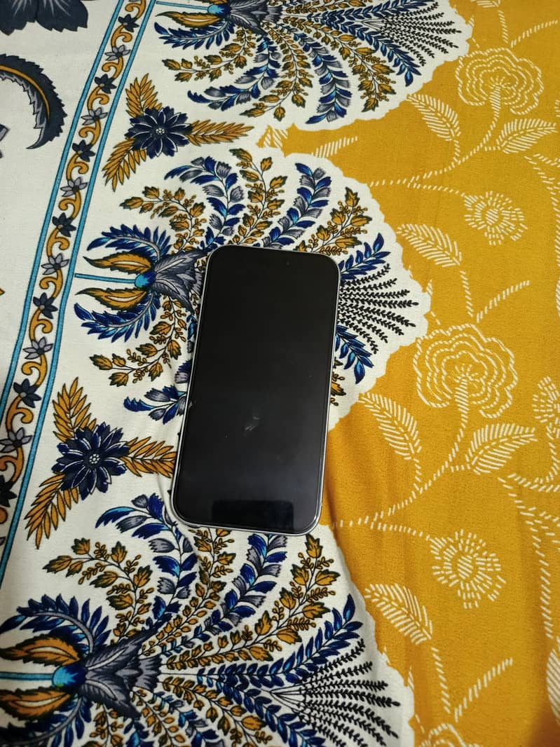 Apple iPhone 15 6