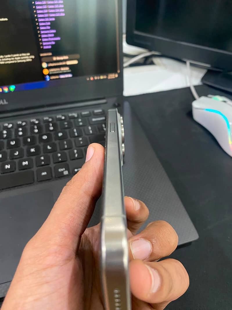 Apple iPhone 15 Pro Max 1