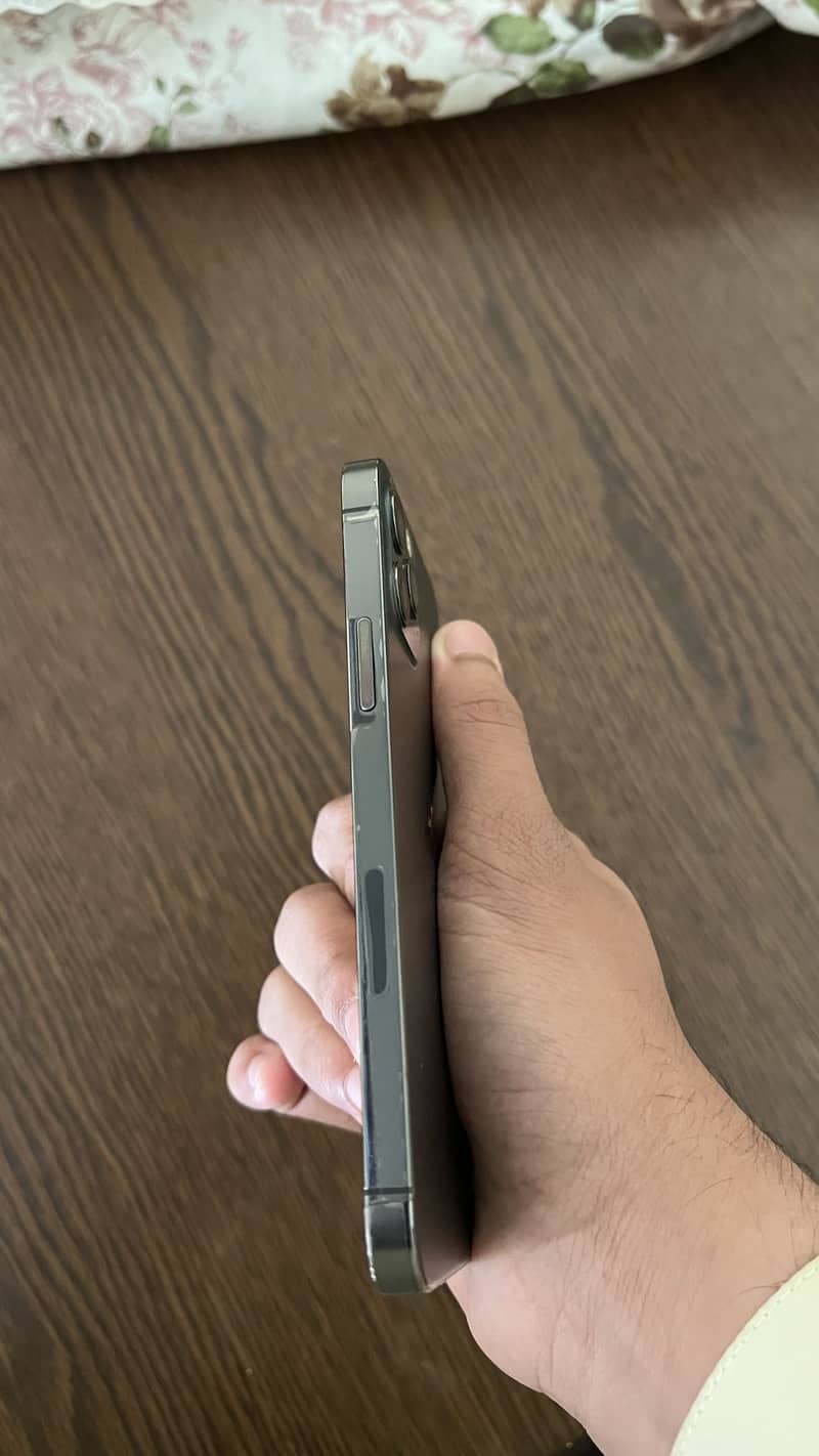 Apple iPhone 12 Pro 3