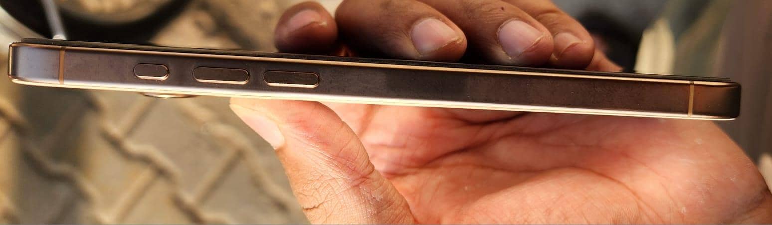 iPhone 16 Pro Max emergency 4