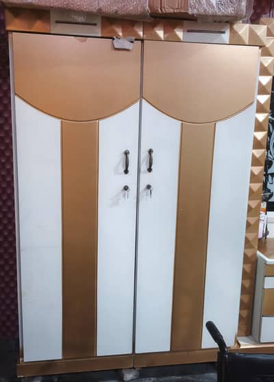 home used Furniture. munasib Qeemat per