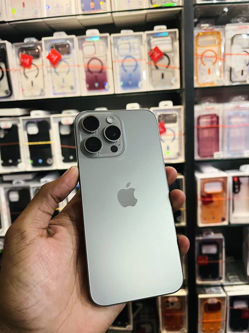 Apple iPhone 15 Pro Max 2