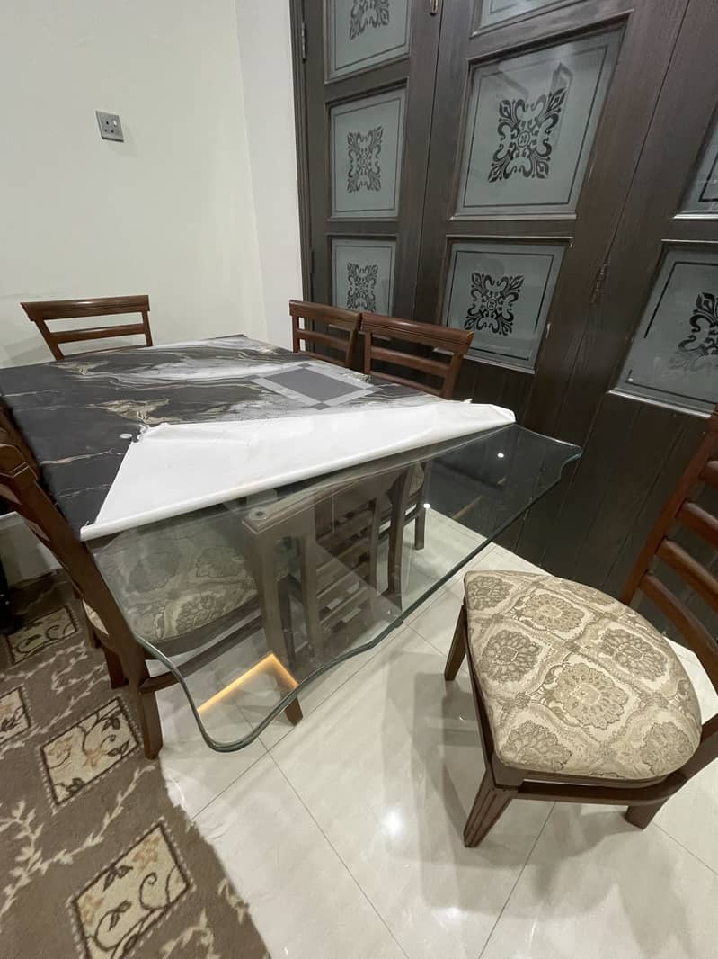 DINNING TABLE 0