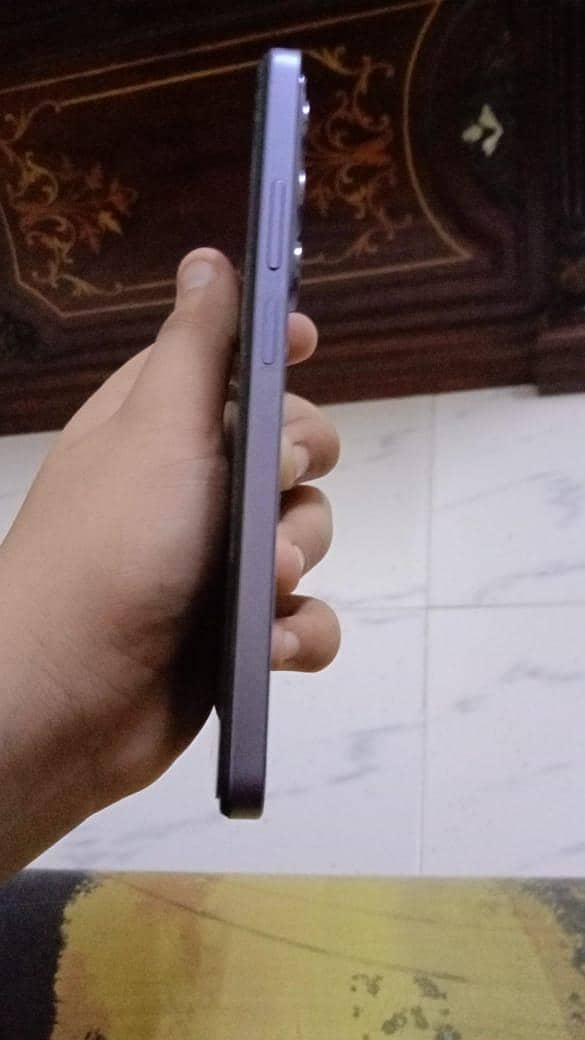 Realme C75x 4