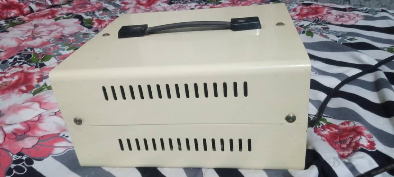 super stabilizer 2500 watts 3