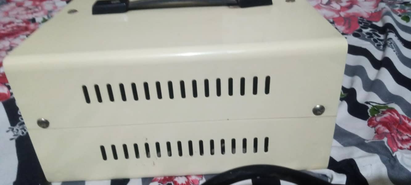 super stabilizer 2500 watts 4