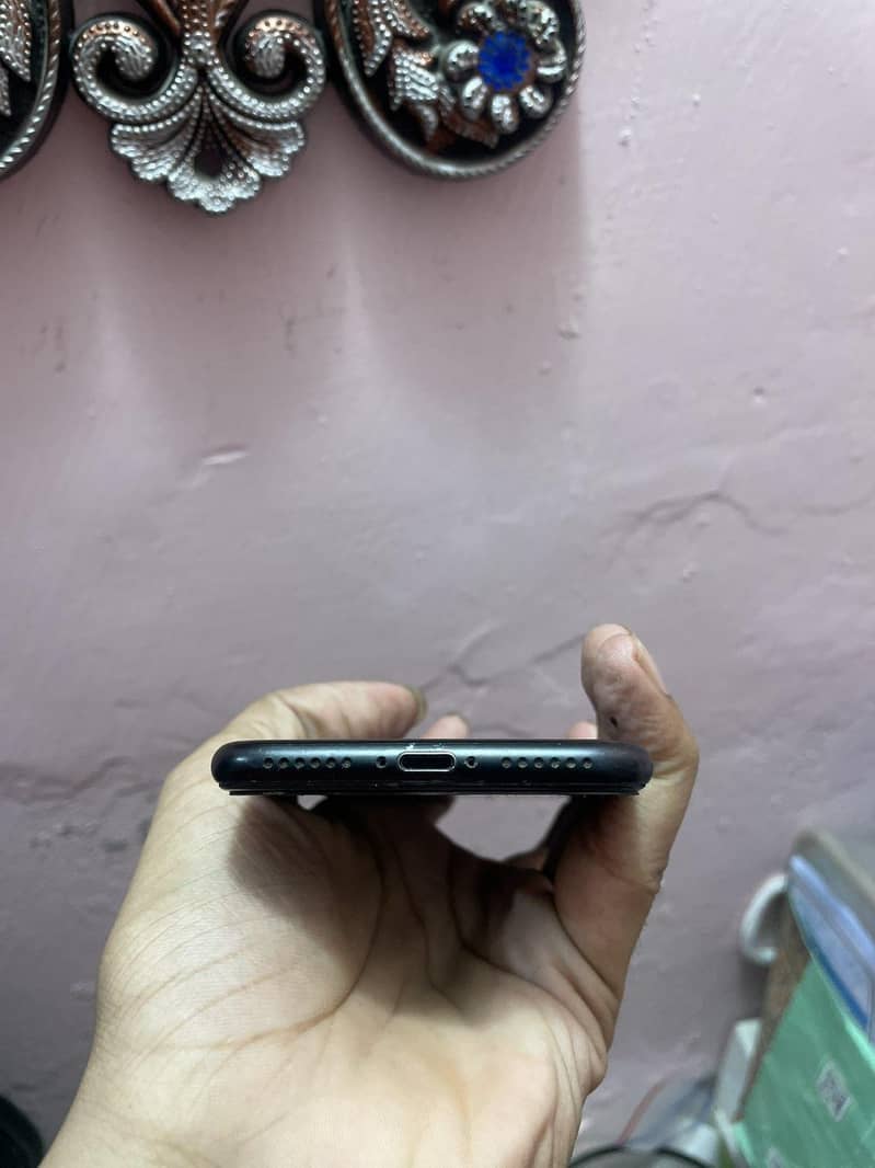 Apple iPhone 7 1