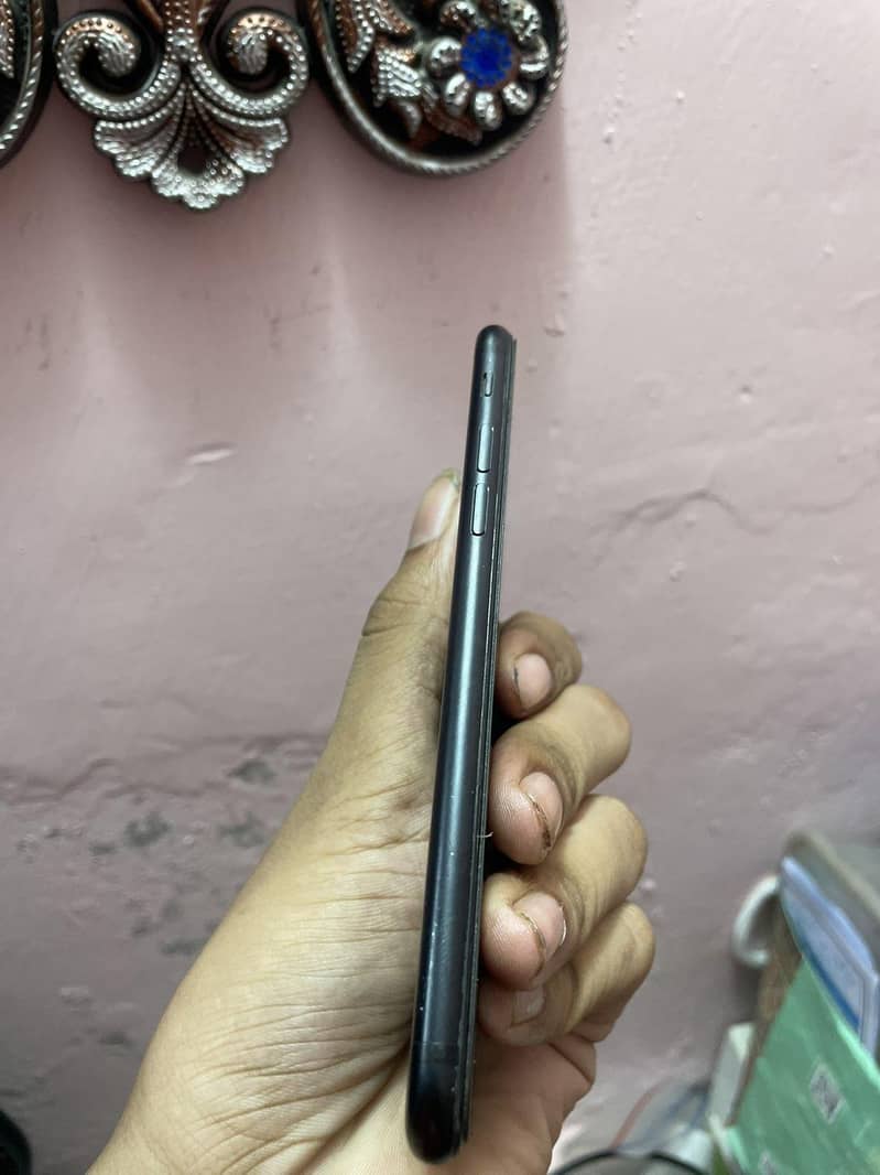 Apple iPhone 7 2