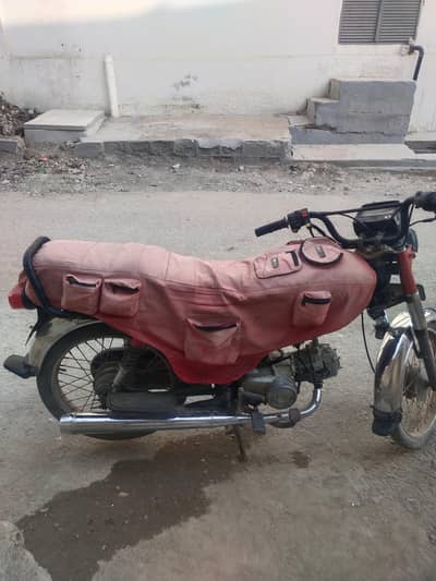 dear condition used hai bike mere name per hai 1st owner bike hai