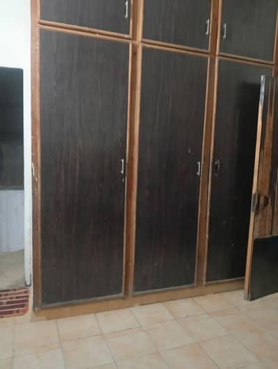 10 MARLA UPPER PORTION IN IDEAL LOCATION AIT