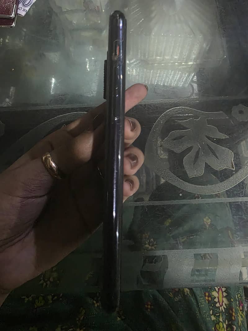 Apple iPhone 11 Pro 1