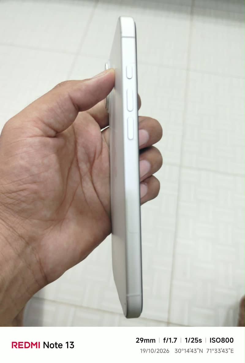Apple iPhone 16 Plus 3