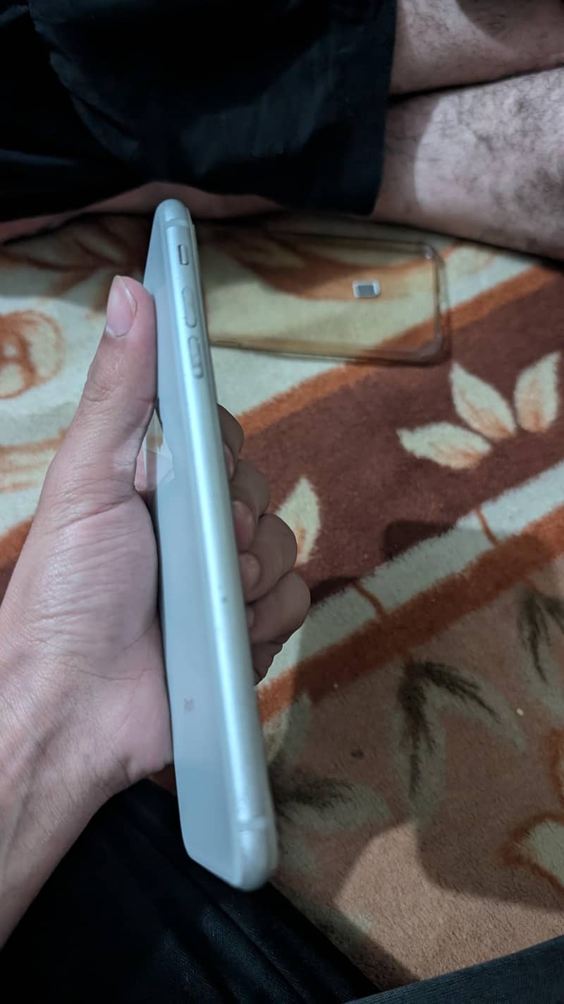 iphone 8 plus 4