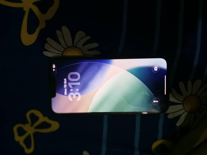 Apple iPhone 13 4