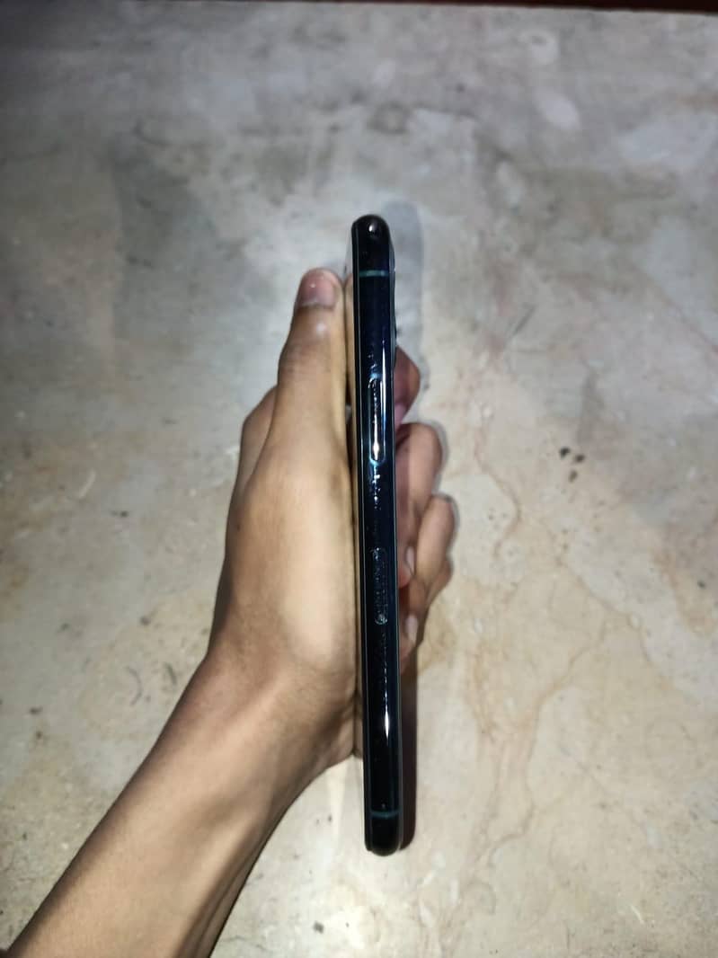 Apple iPhone 11 Pro 2