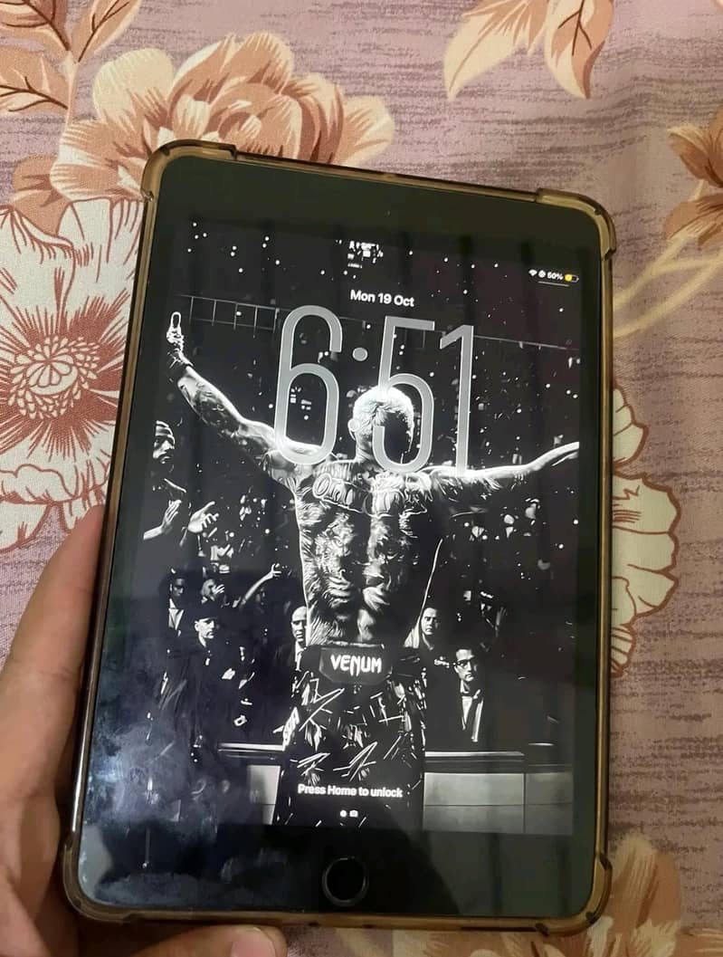 iPad Mini 5 With Box 2