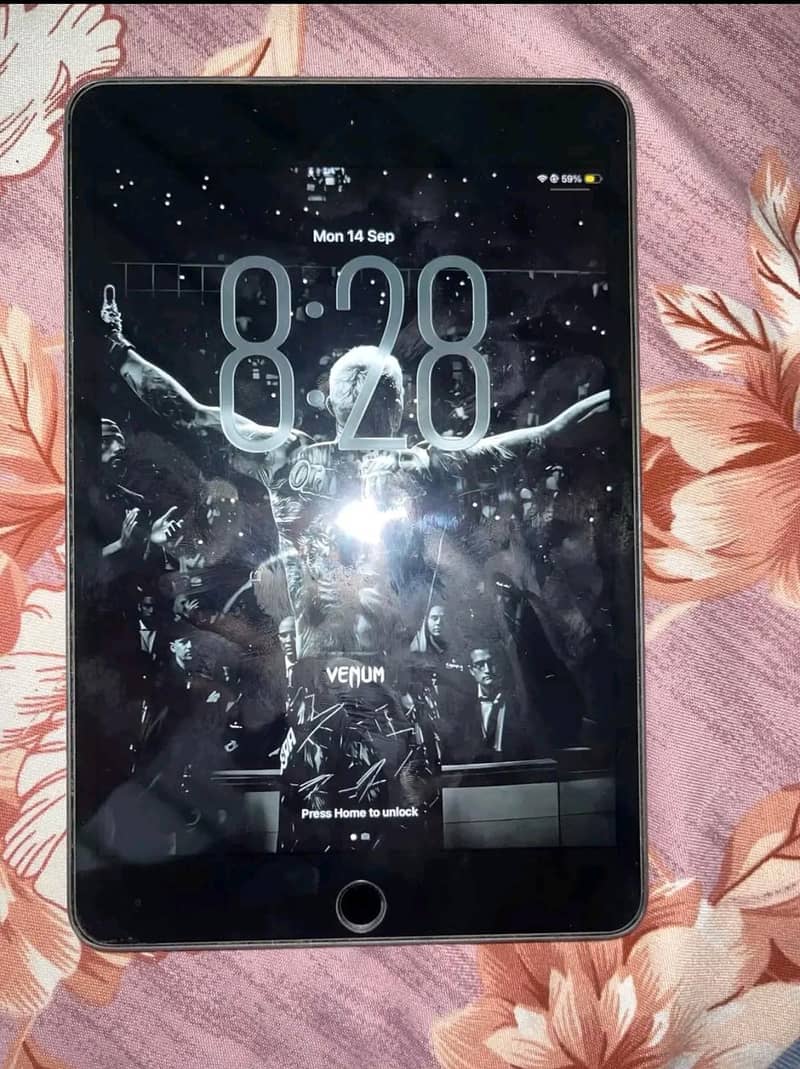 iPad Mini 5 With Box 3