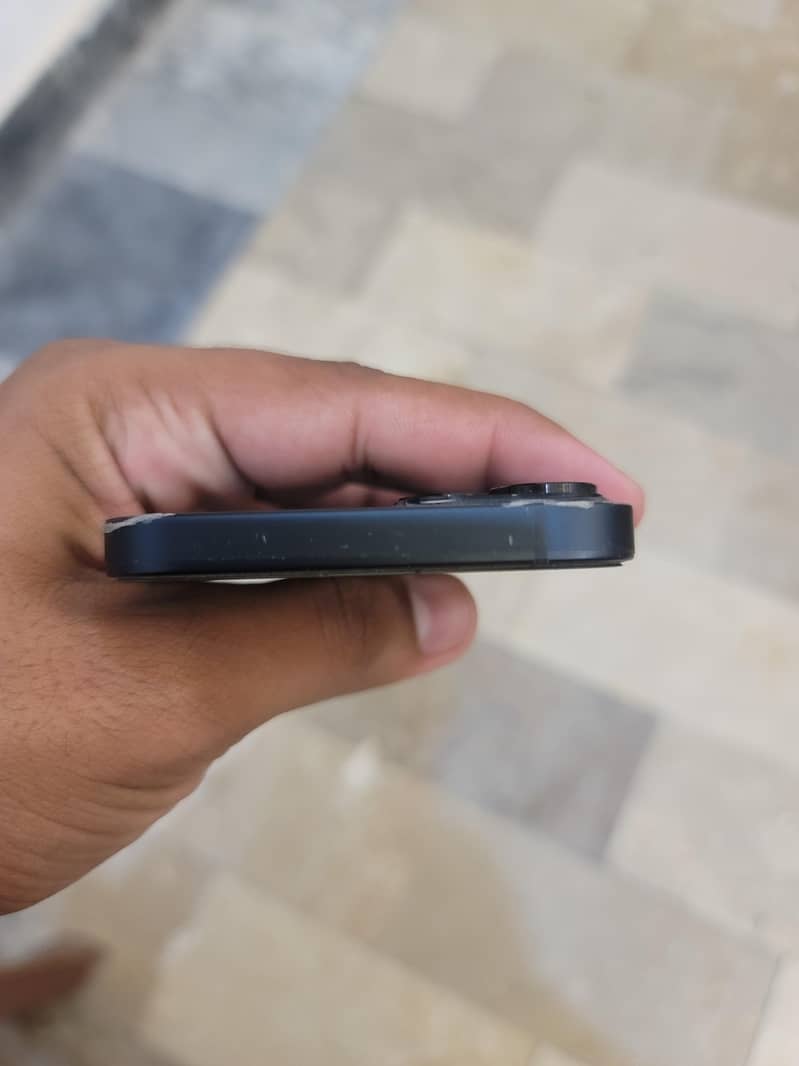 Apple iPhone 13 1