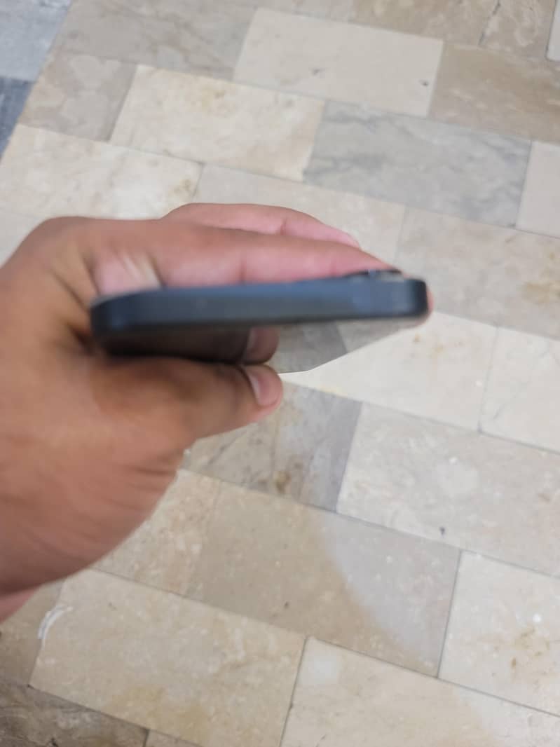 Apple iPhone 13 7