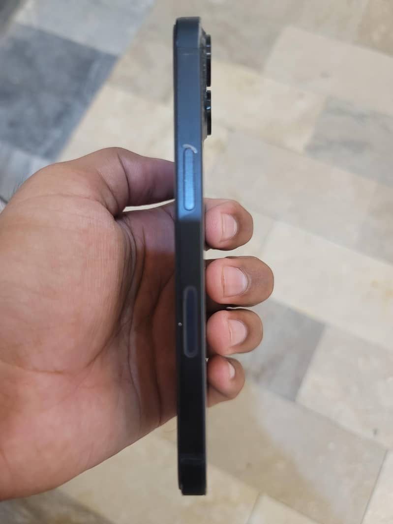 Apple iPhone 13 10