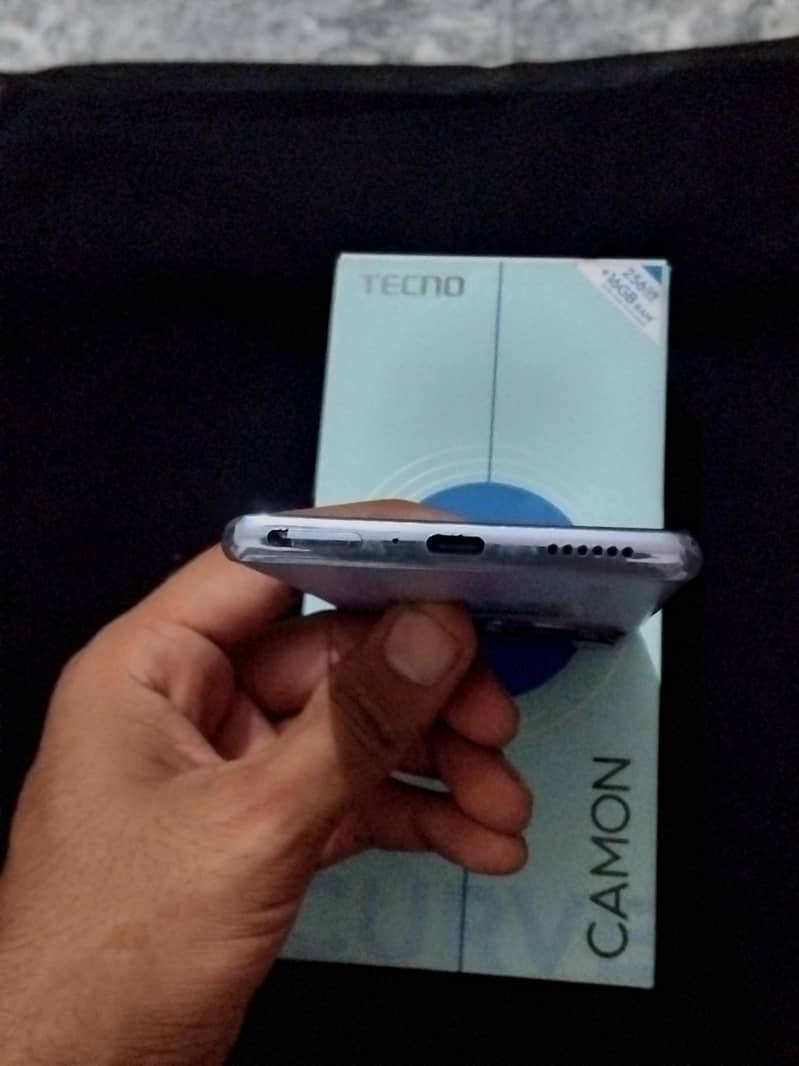 Tecno Camon 30s 3
