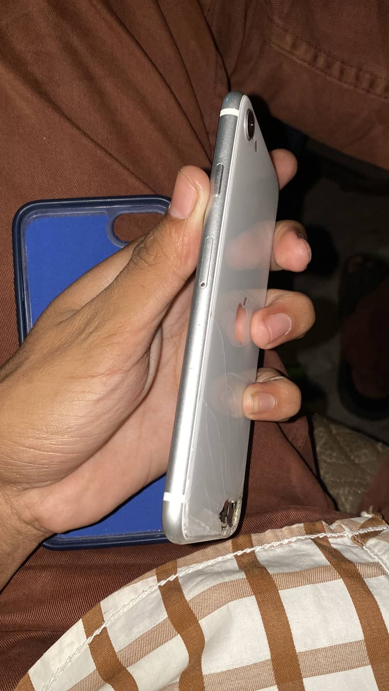 Apple iPhone SE 2nd generation 3