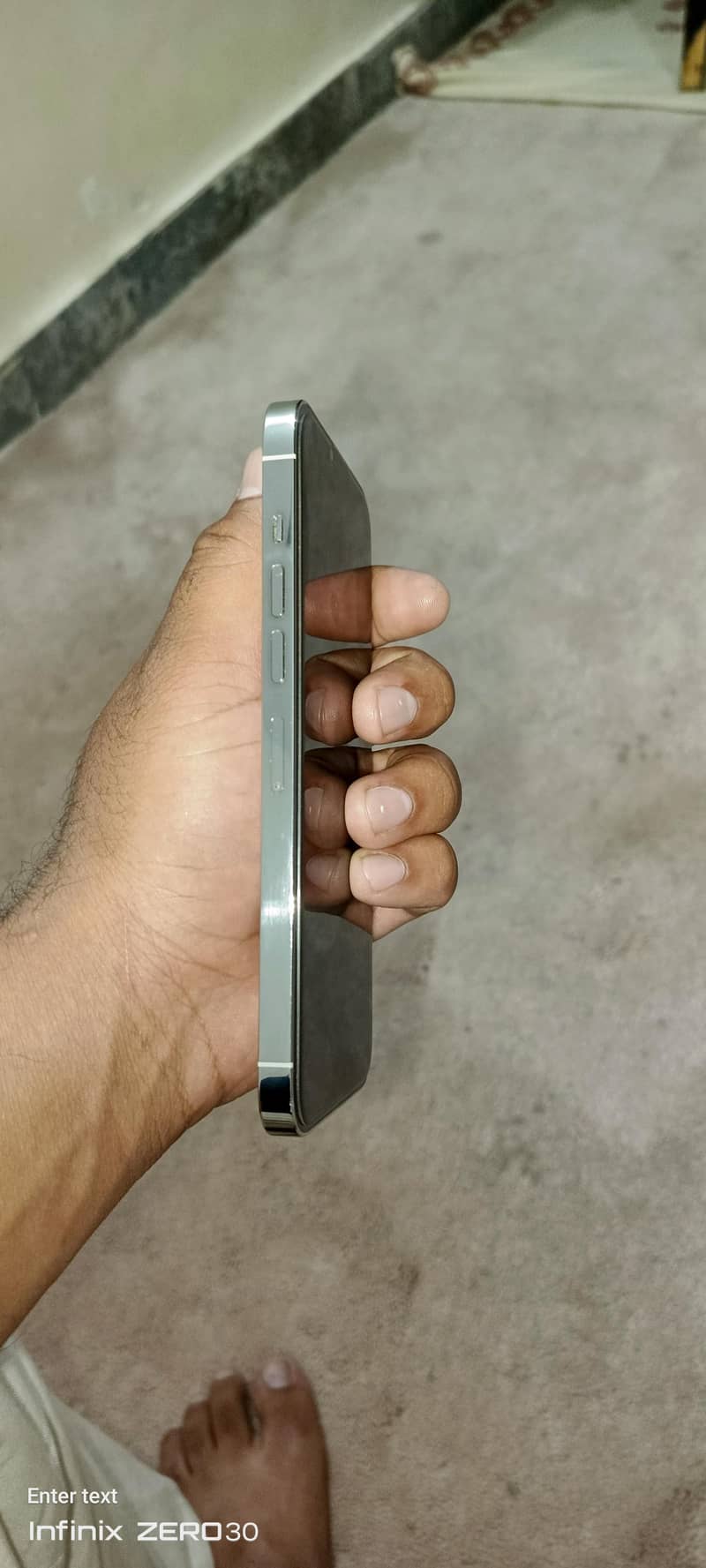 Apple iPhone 13 Pro Max 3