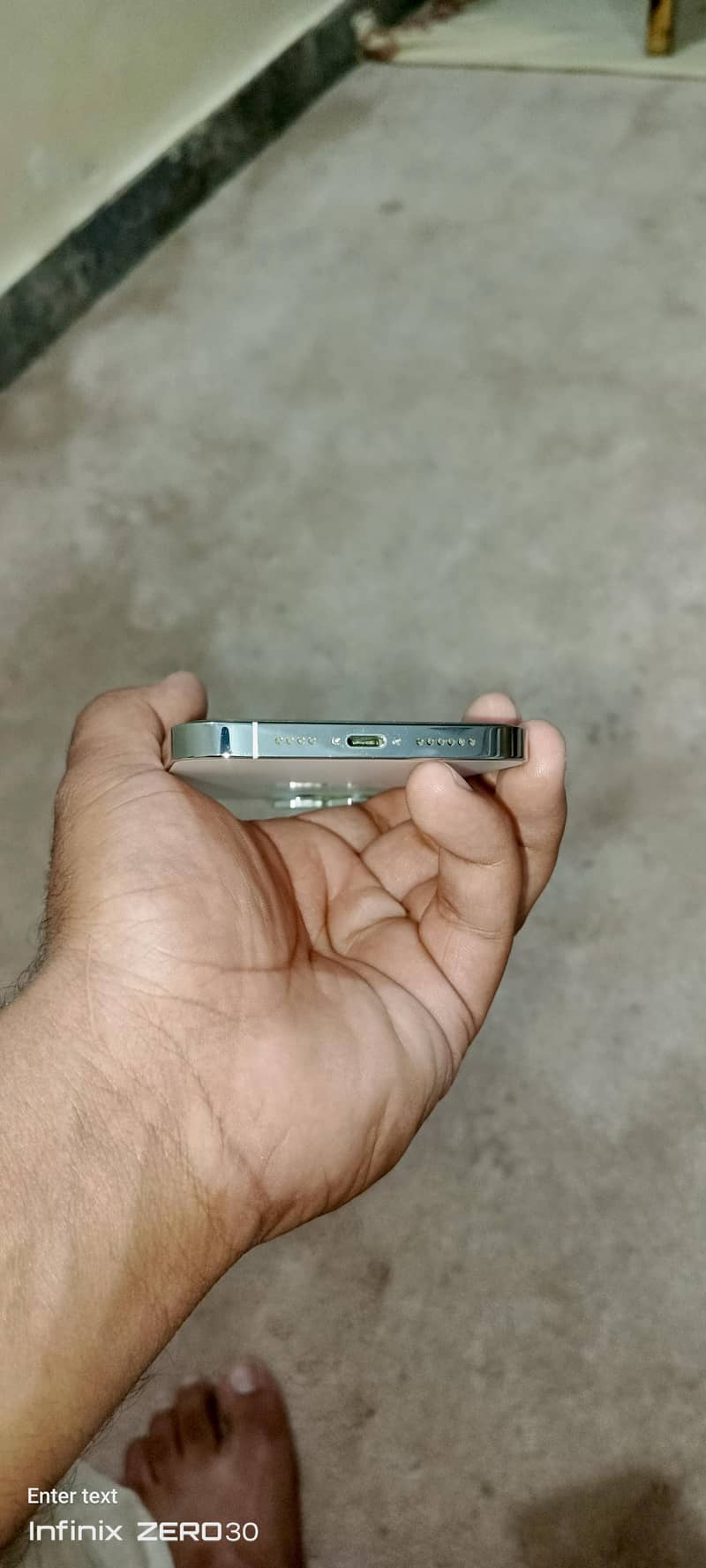 Apple iPhone 13 Pro Max 4