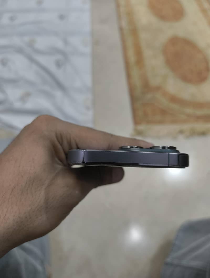Apple iPhone 14 Pro 2