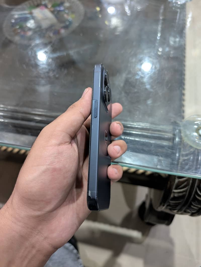 Apple iPhone 15 Pro 3