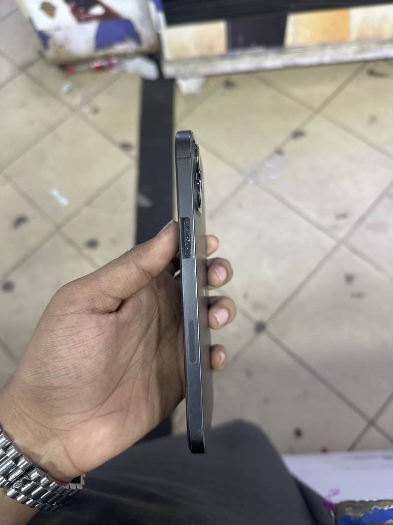 iPhone 12 pro max 1