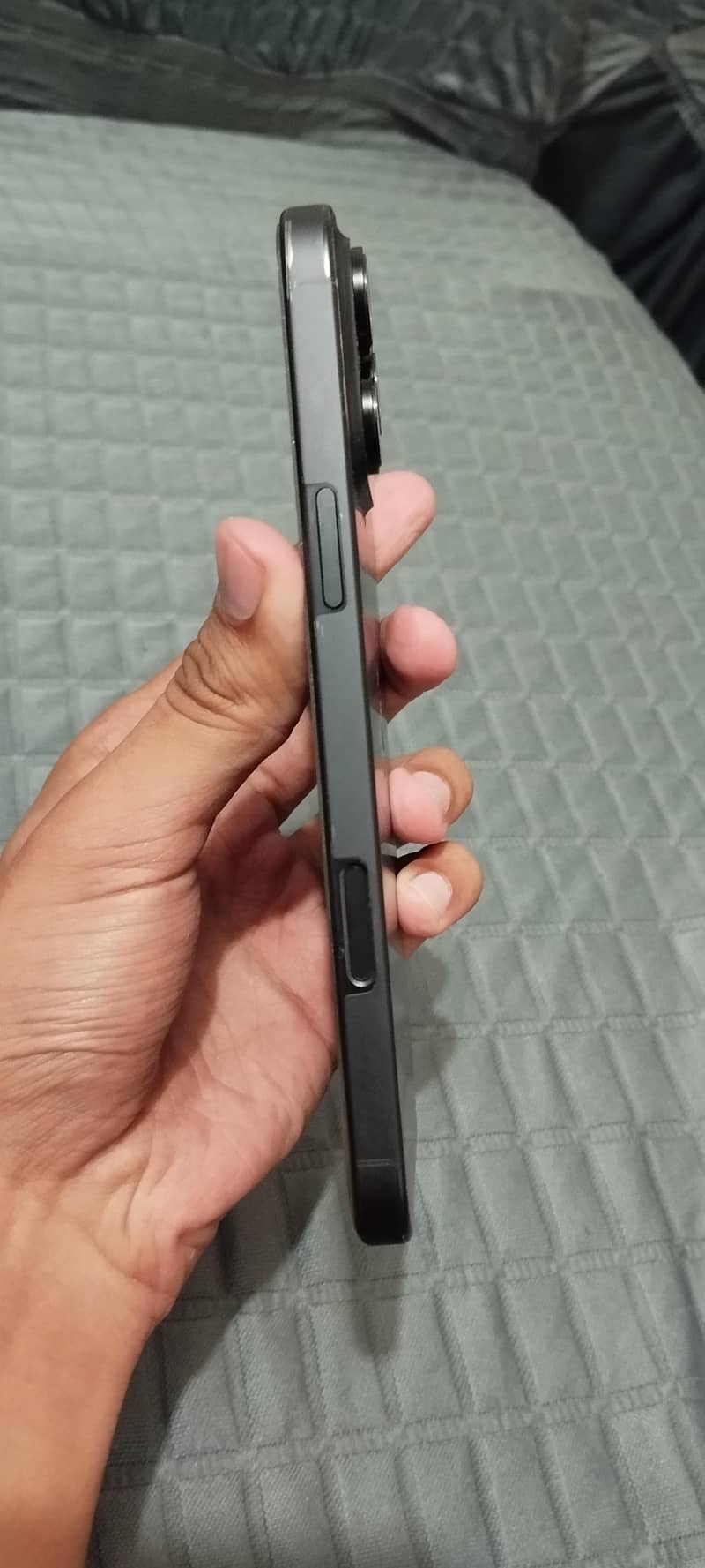 Apple iPhone 16 Pro Max 2