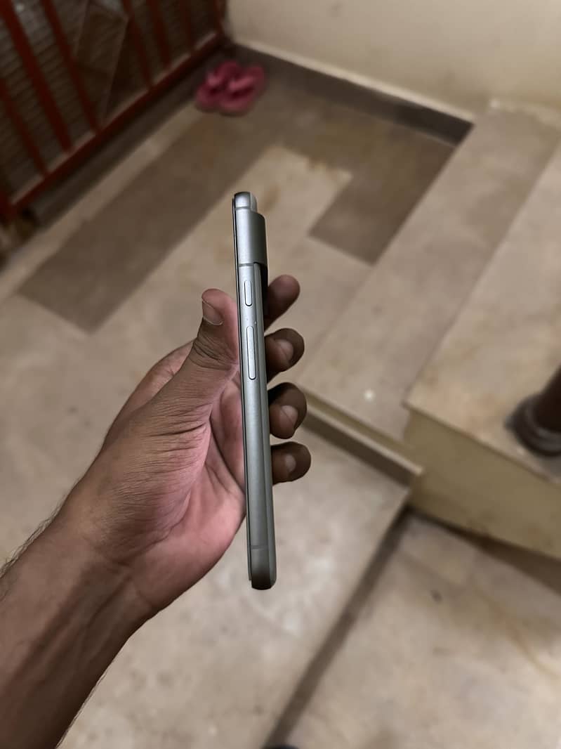 Google Pixel 8 1