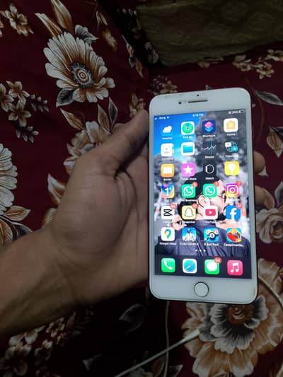 I phone 7 plus pta approved 128 gb Arjunt sall cash ki need ha
