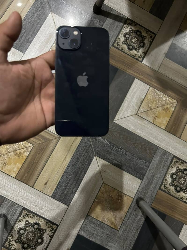 Apple iPhone 13 4