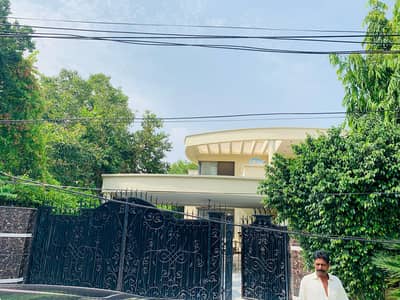 2 KANAL ELEGANT AND FULLY MAINTAINED BUNGALOW WITH BASEMENT IS AVAILABLE IN THE BEST BLOCK OF DHA LAHORE.