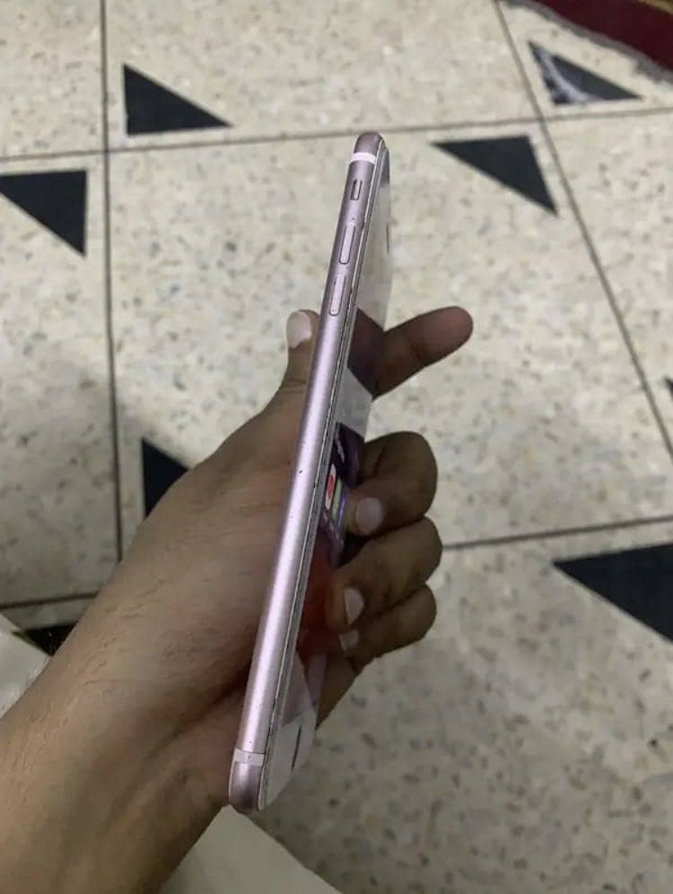 Apple iPhone 7 Plus 1
