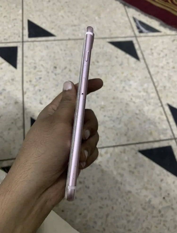 Apple iPhone 7 Plus 5