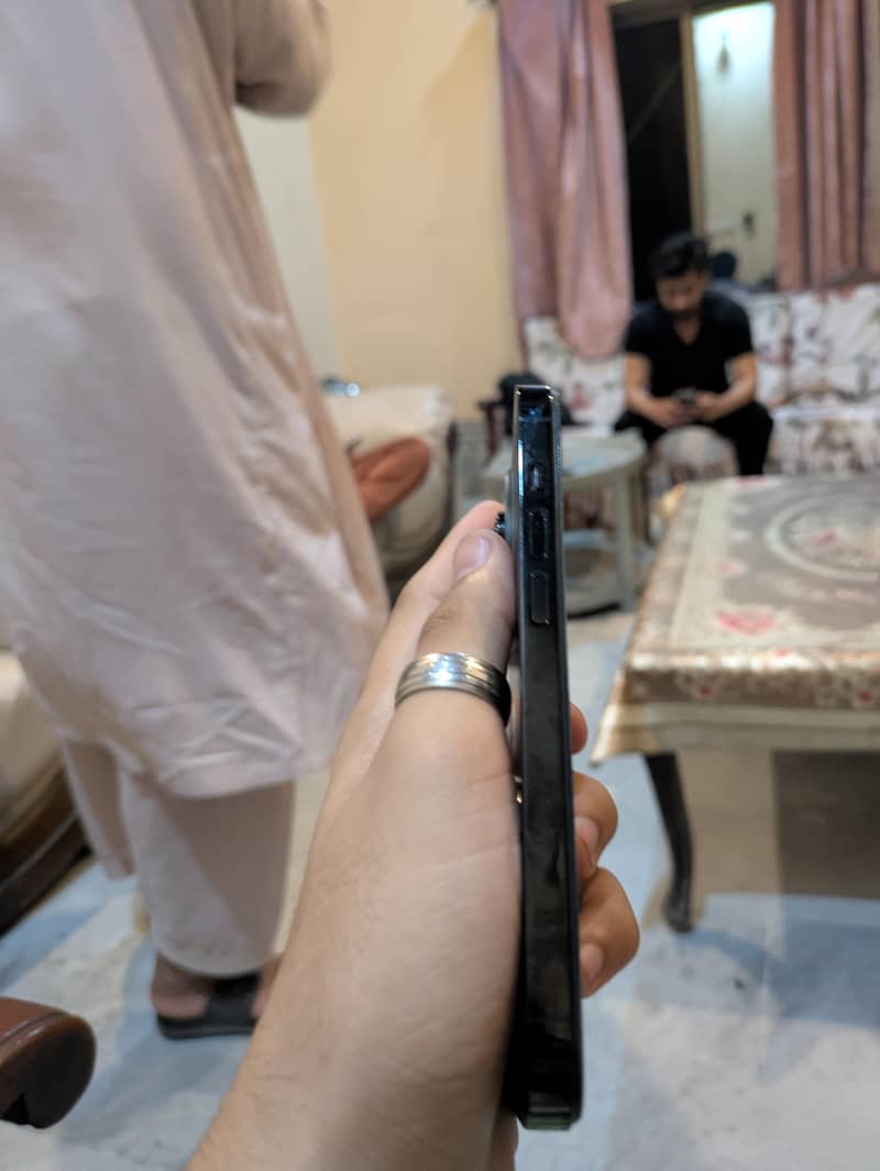 Apple iPhone 14 Pro 3