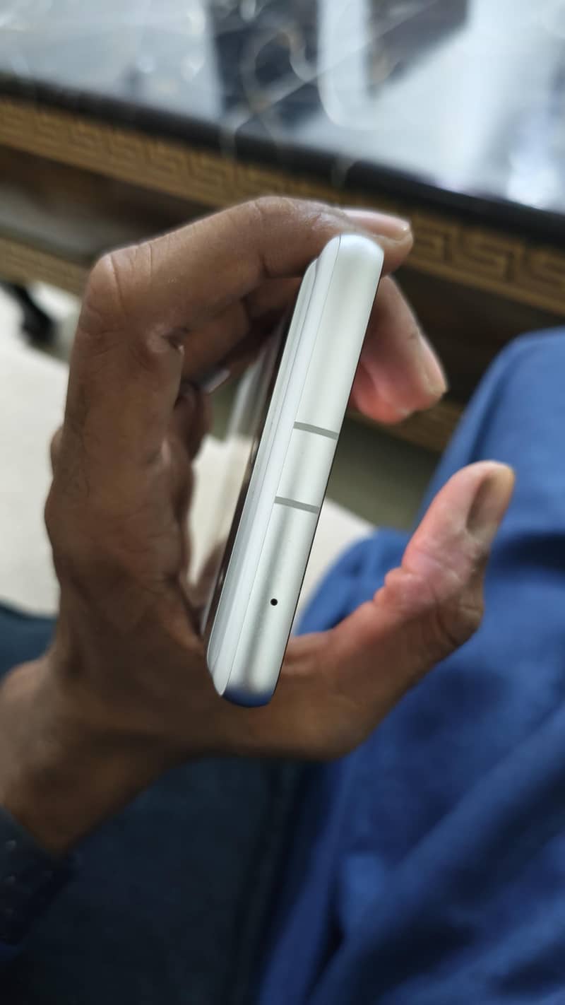 Google Pixel 7a 5