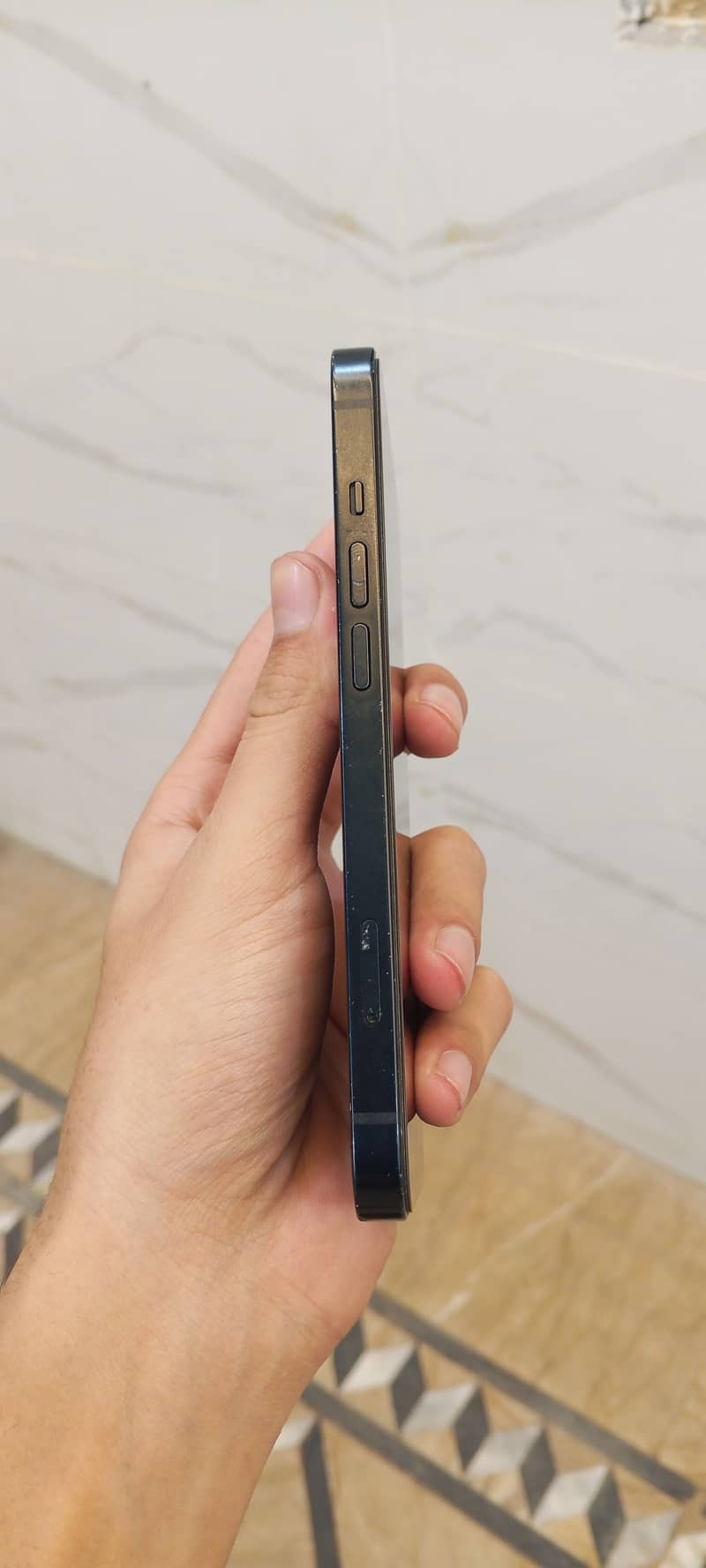 Apple iPhone 13 3