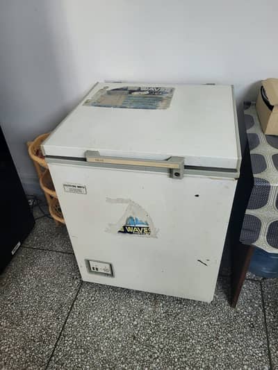 Small single door Waves Deep Freezer in Working Condition
