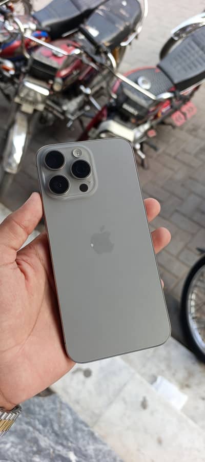 Apple iPhone 15 Pro Max , panel changed  (130, 000)