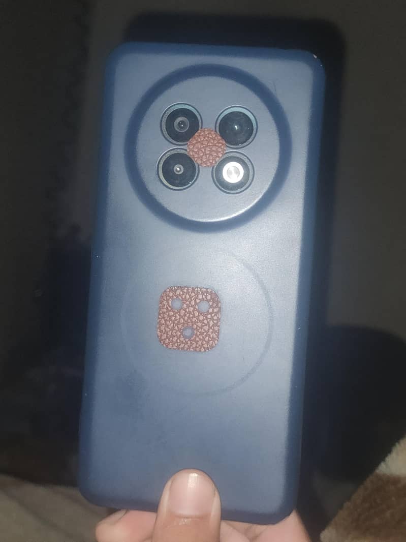 Realme 13 Plus 0